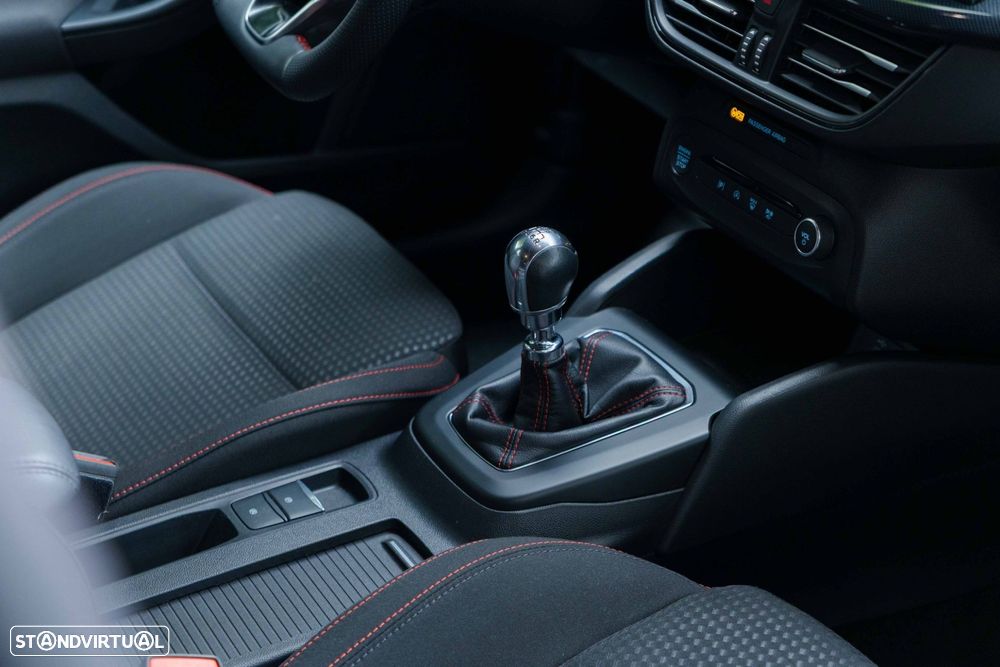 Ford Focus SW 1.0 EcoBoost MHEV ST-Line - 29