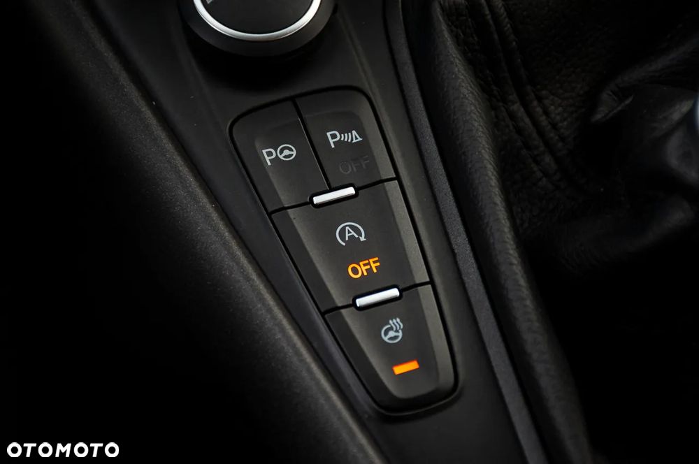 Ford Focus 1.5 EcoBoost Titanium ASS - 26