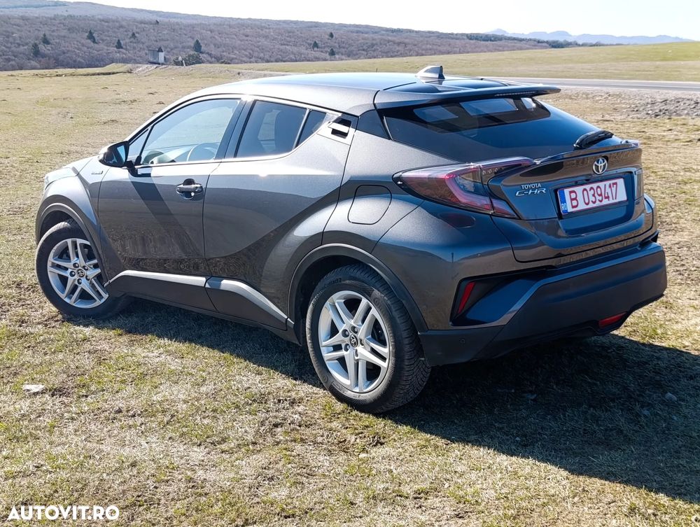 Toyota C-HR Lounge - 4