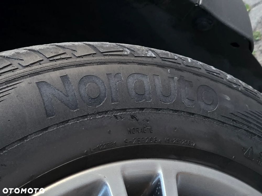 Ford Kuga 2.0 TDCi Titanium S FWD - 32