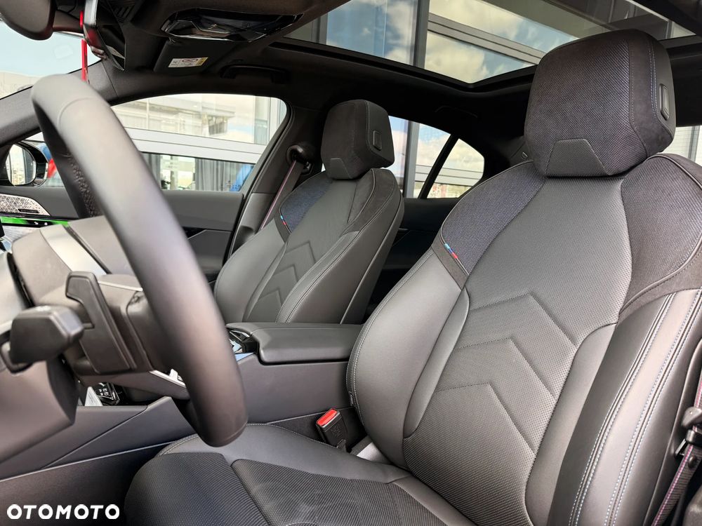 BMW Seria 5 520d xDrive - 29