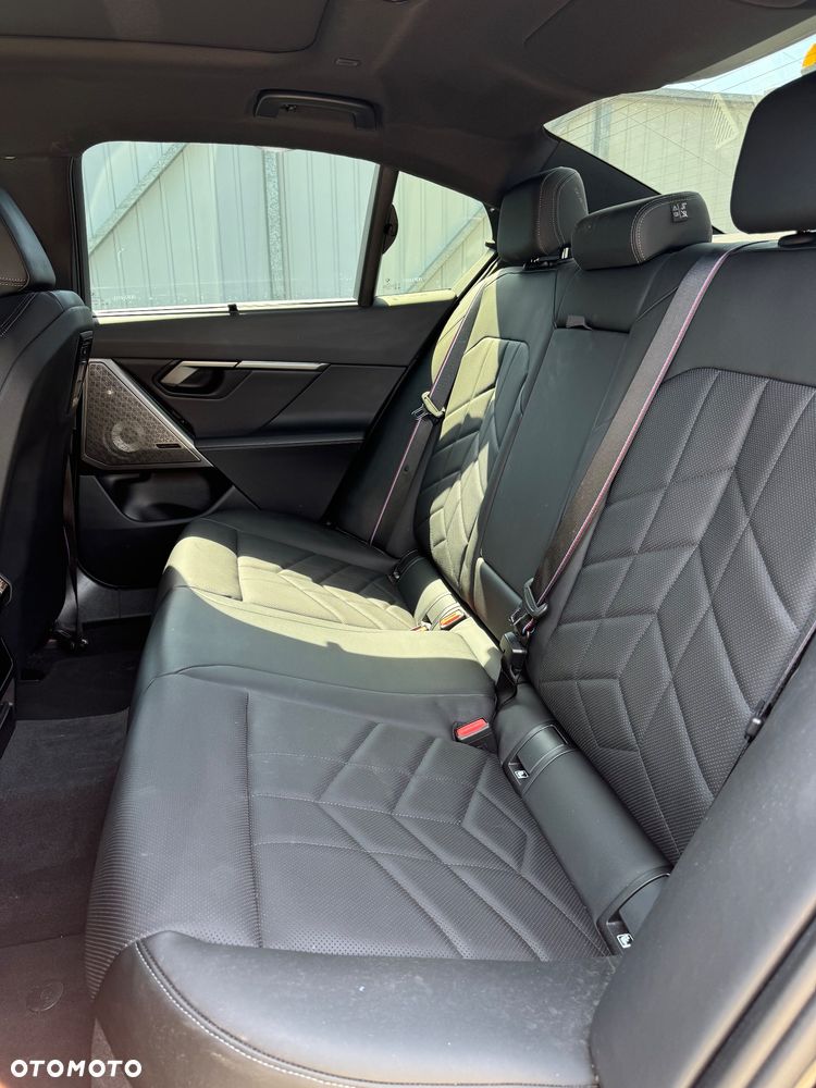 BMW i5 83.9kWh eDrive40 M Sport Edition - 13