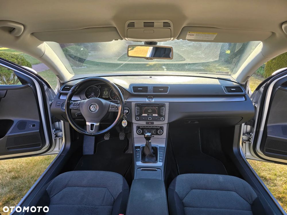 Volkswagen Passat 2.0 TDI BlueMotion Technology Exclusive - 26