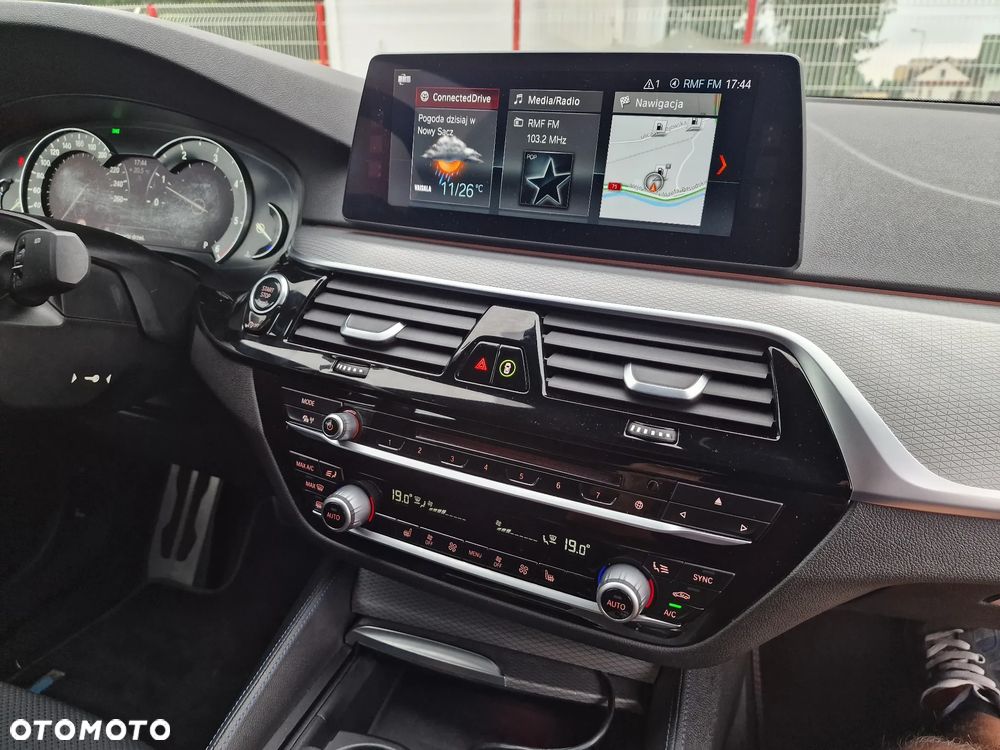 BMW Seria 5 520d xDrive M Sport sport - 13