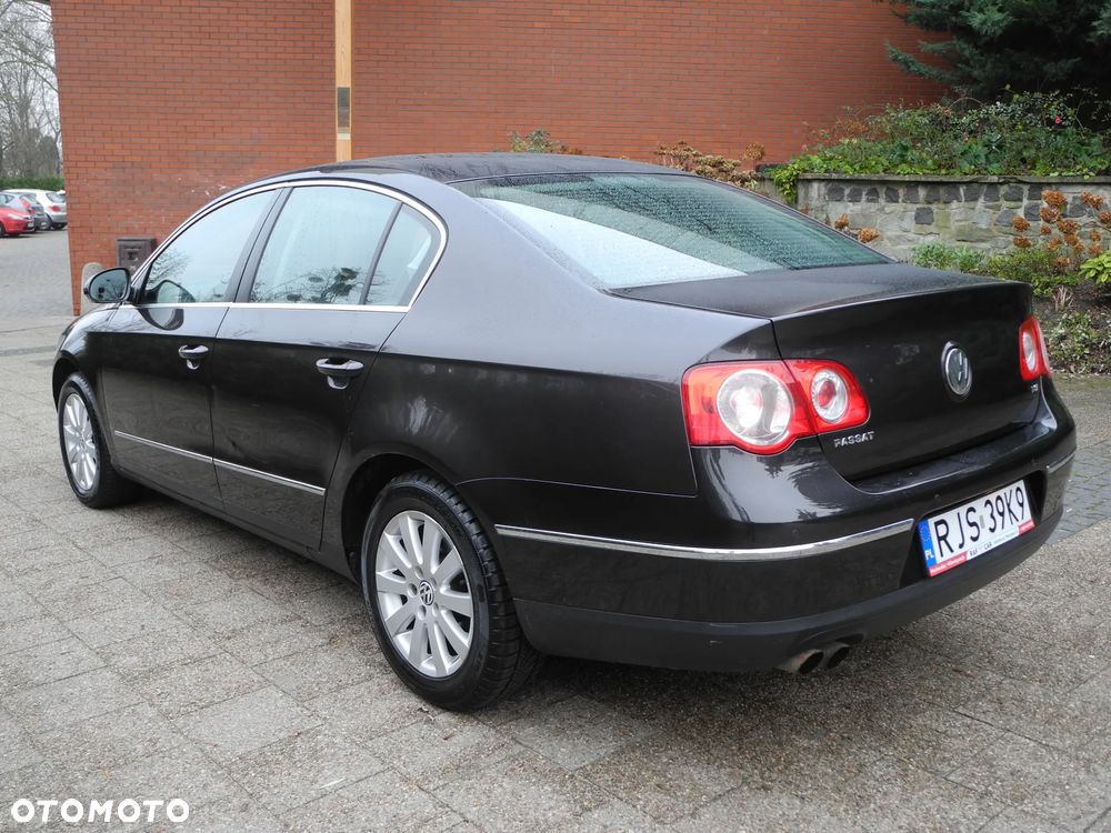 Volkswagen Passat - 4