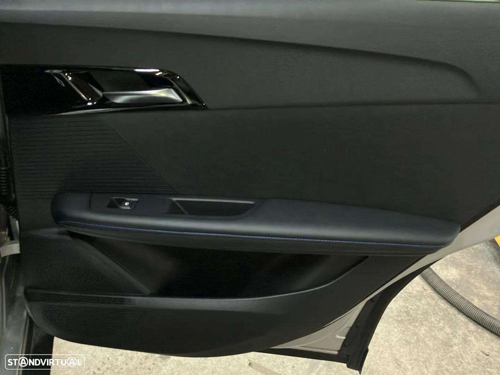 MG MG4 64 kWh Luxury - 19