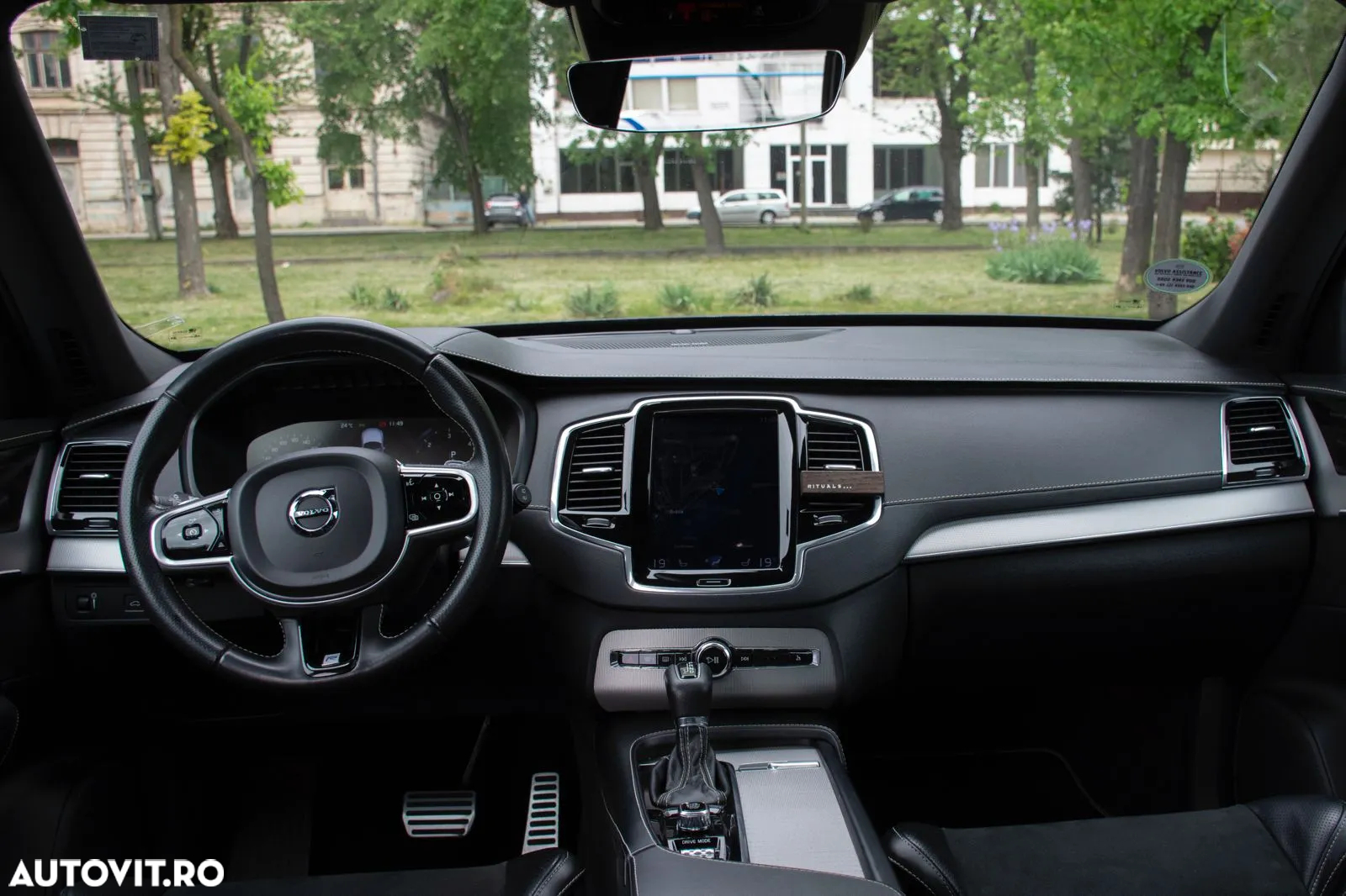 Volvo XC 90 D5 AWD Geartronic RDesign - 13