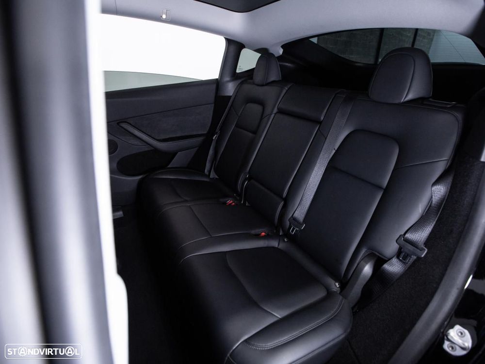 Tesla Model Y Long Range Dual Motor AWD - 10