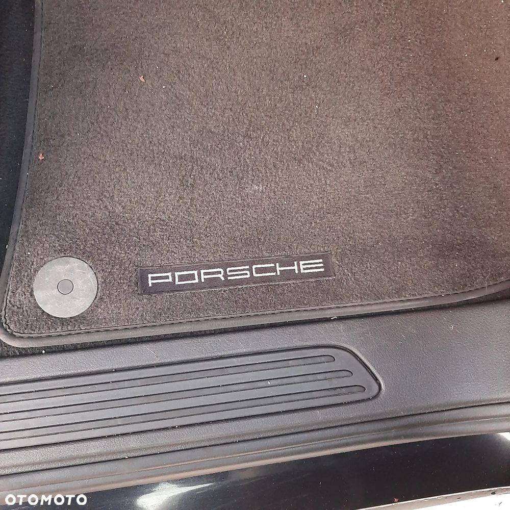 Porsche Cayenne - 12