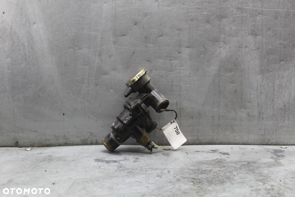 Yamaha FZ 750 FZ750 Termostat obudowa korek wlewu - 1