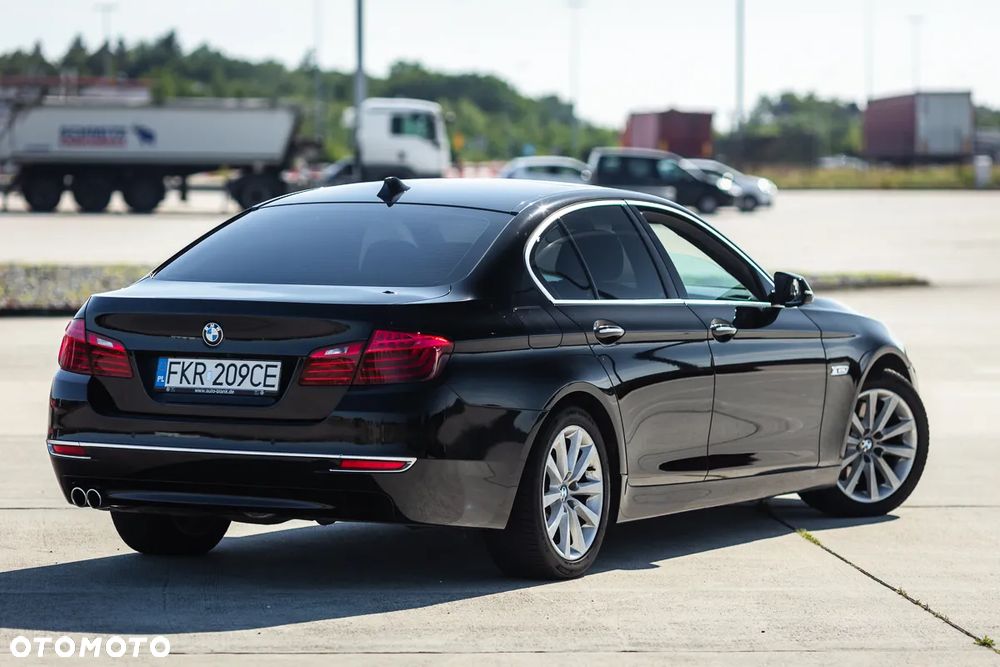 BMW Seria 5 530d Luxury Line - 12