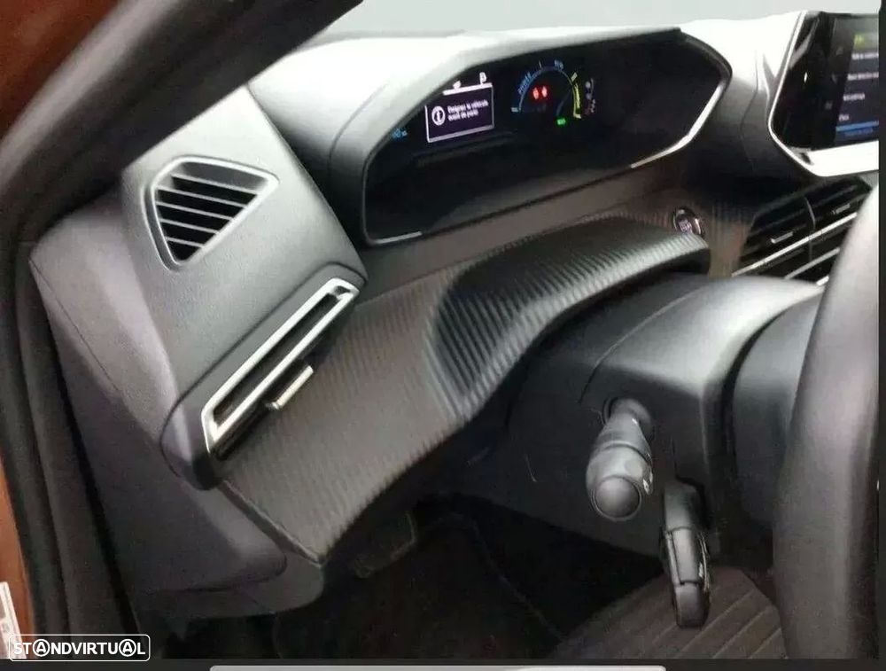 Peugeot e-2008 - 15