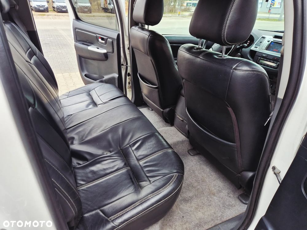 Toyota Hilux 3.0 D-4D SR5 - 9