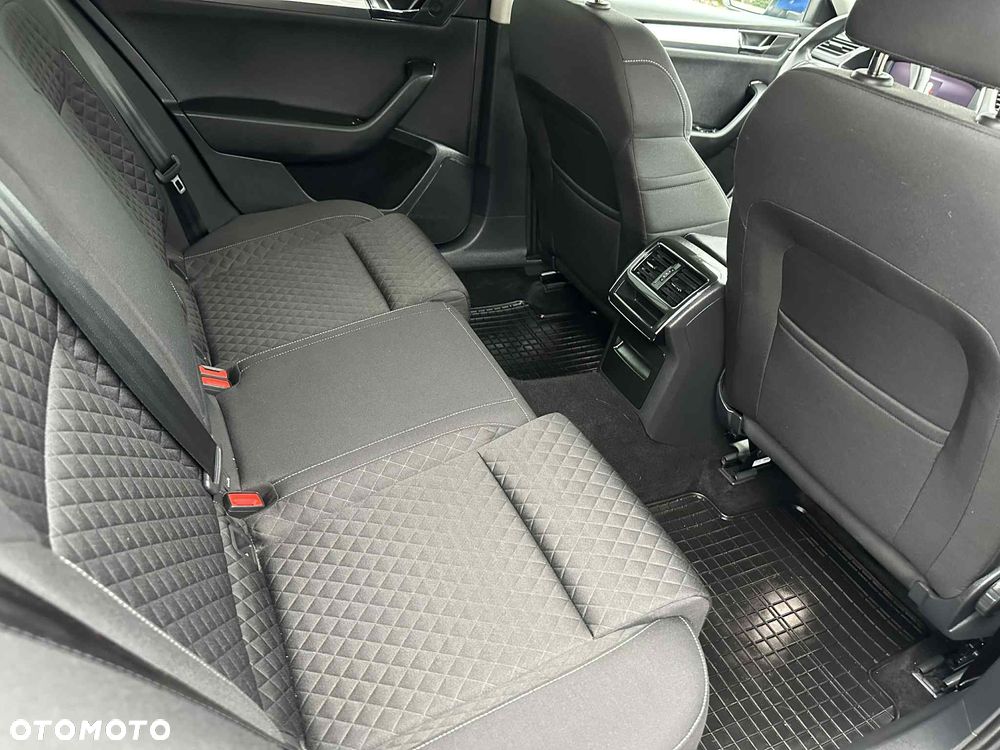 Skoda Superb 2.0 TDI SCR Ambition DSG - 23