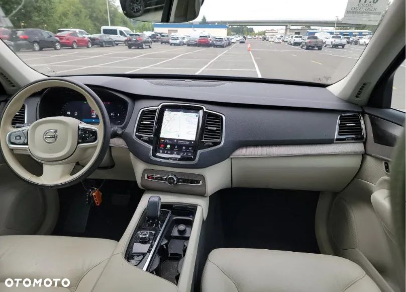 Volvo XC 90 - 9