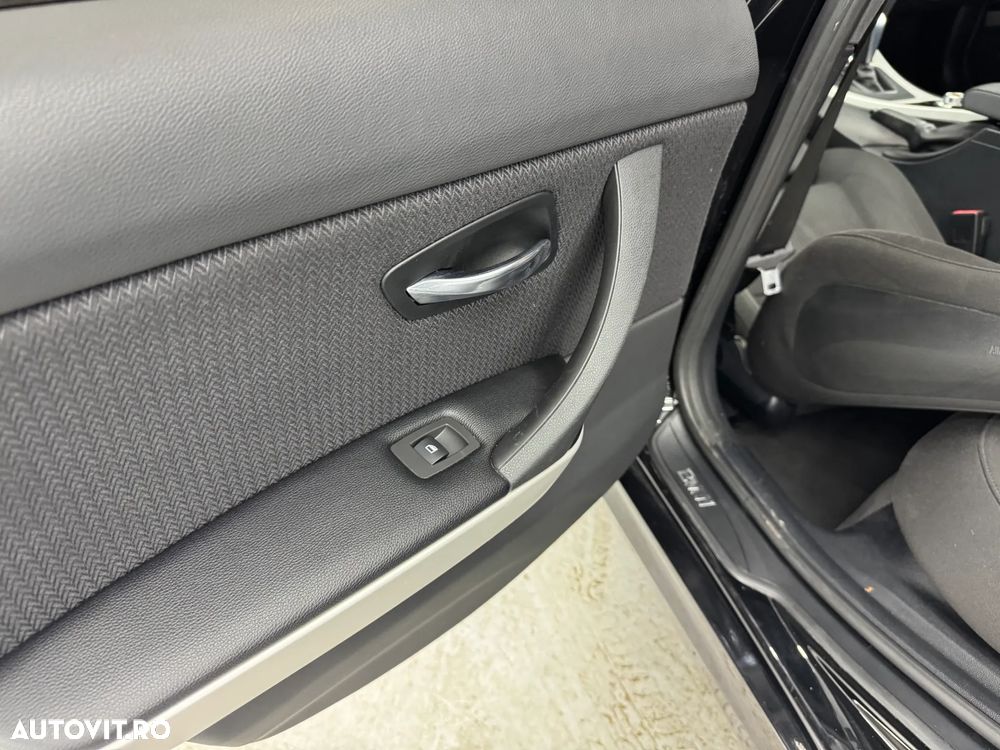 BMW Seria 3 320d DPF Aut. Edition Sport - 17