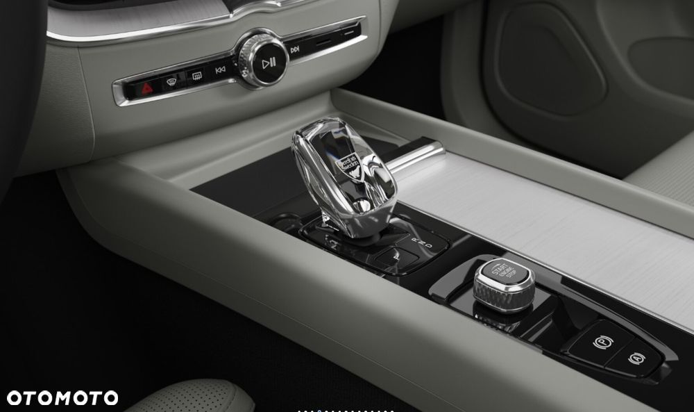 Volvo XC 60 T6 Plug-In Hybrid AWD Ultra Dark - 12