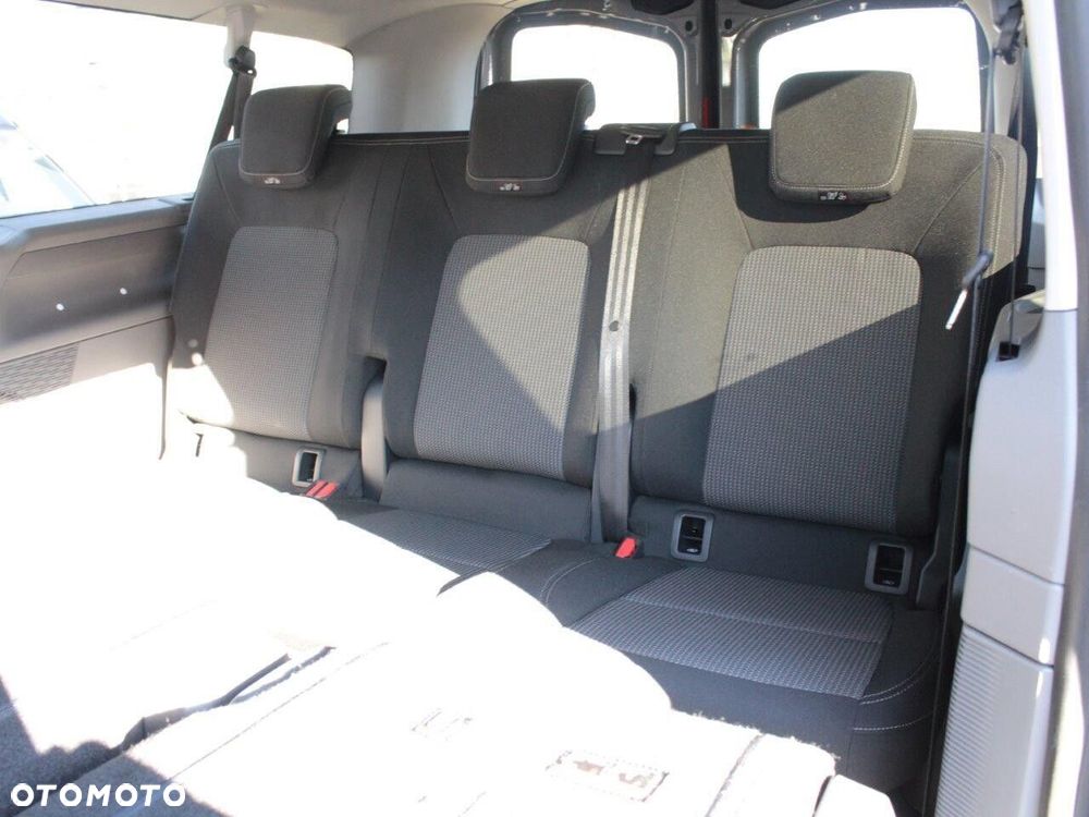 Volkswagen Caravelle - 24