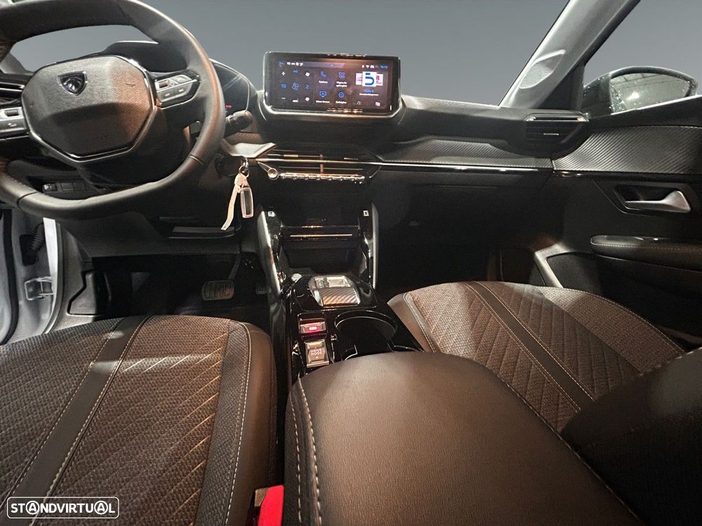 Peugeot 208 1.2 Hybrid Allure e-DCS6 - 12