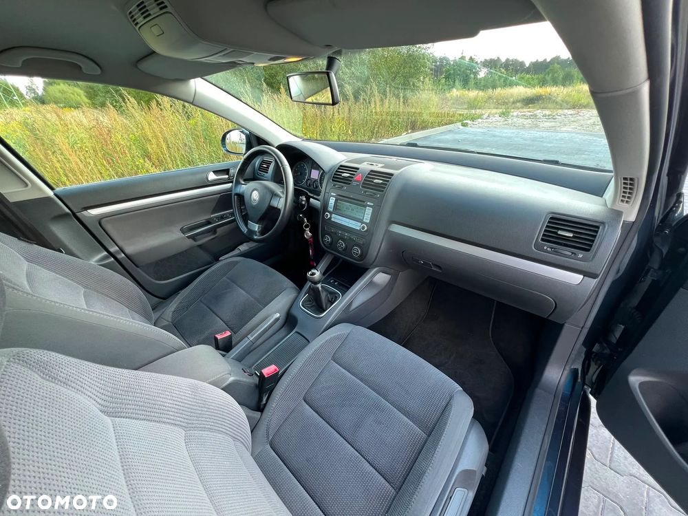Volkswagen Golf 1.6 Comfortline - 19