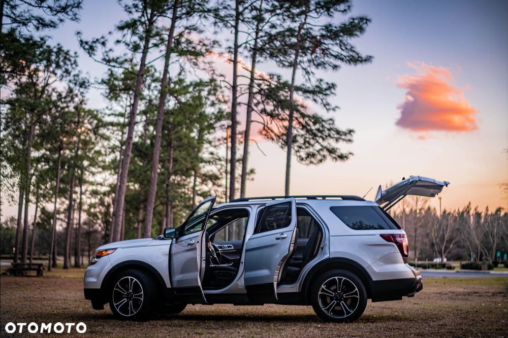 Ford Explorer - 16