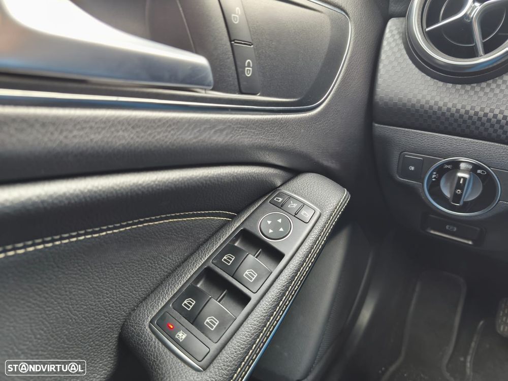 Mercedes-Benz A 180 CDI (BlueEFFICIENCY) Urban - 18