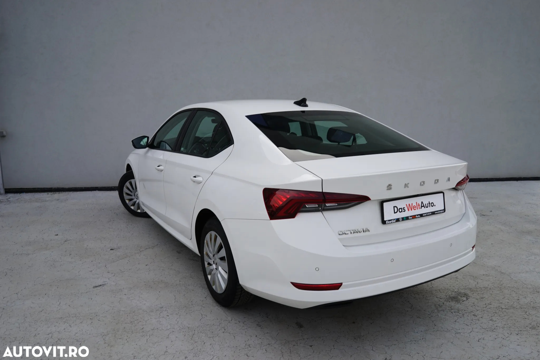 Skoda Octavia 2.0 TDI DSG Ambition - 4