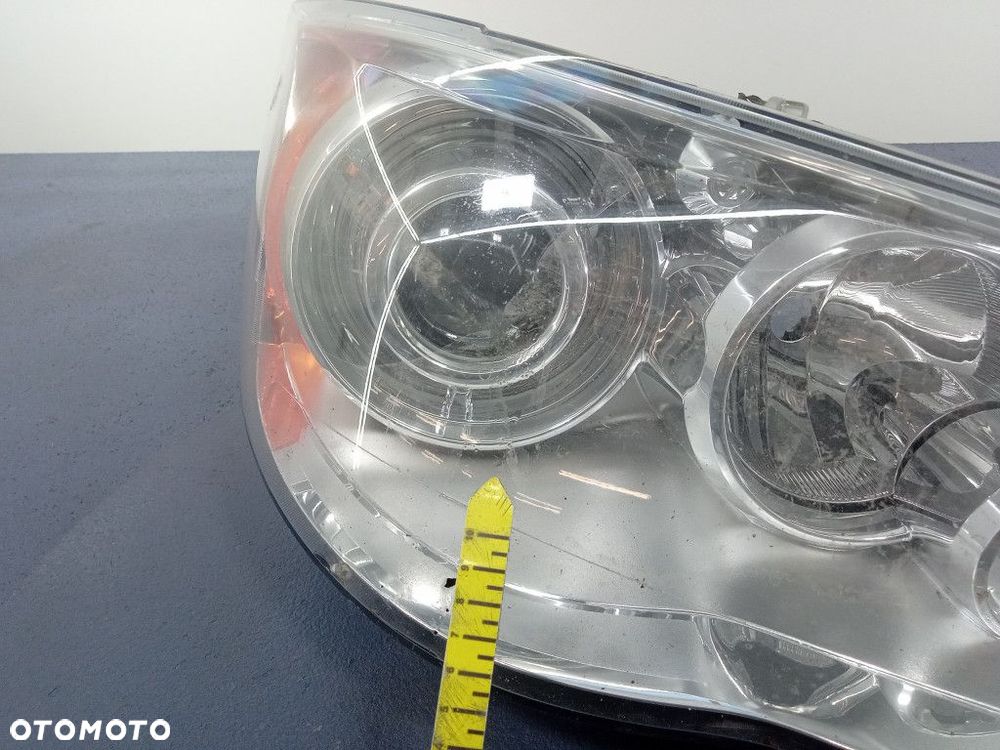 VOYAGER V 07- REFLEKTOR PRAWY XENON 05113334AE - 9