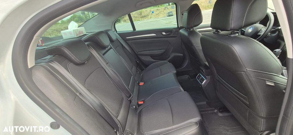 Renault Megane TCe 140 GPF Techno - 26