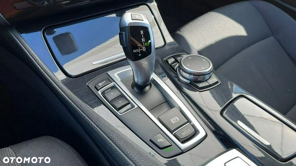 BMW Seria 5 520d - 19