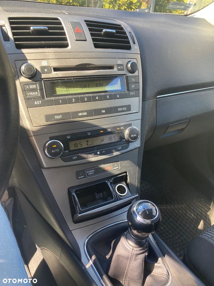 Toyota Avensis 2.0 D-4D 2010 - 6