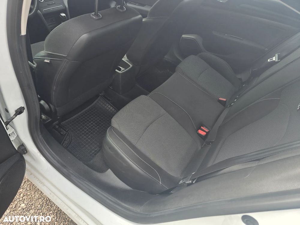 Renault Megane TCE 114 GPF Life - 9