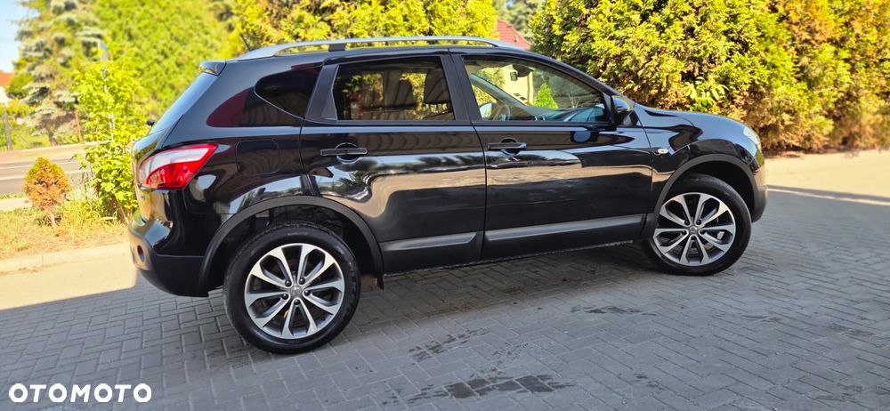 Nissan Qashqai 1.6 dCi 4 x 4 DPF Start/Stop tekna - 16