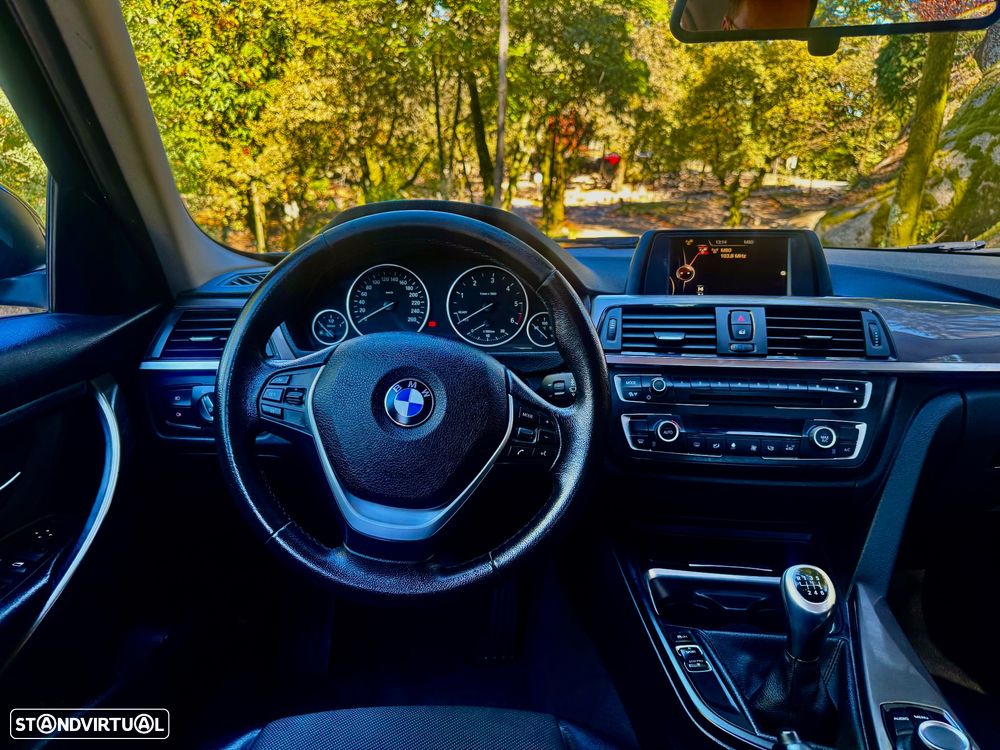 BMW 318 d Line Luxury - 10