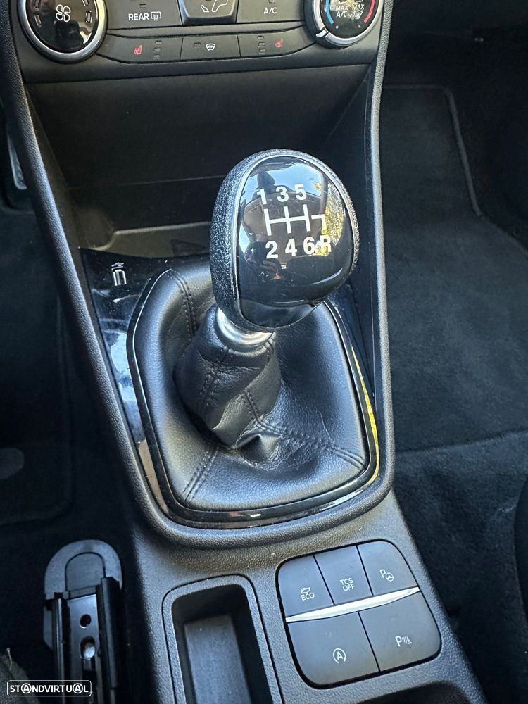 Ford Fiesta 1.0 EcoBoost S&S TITANIUM - 17