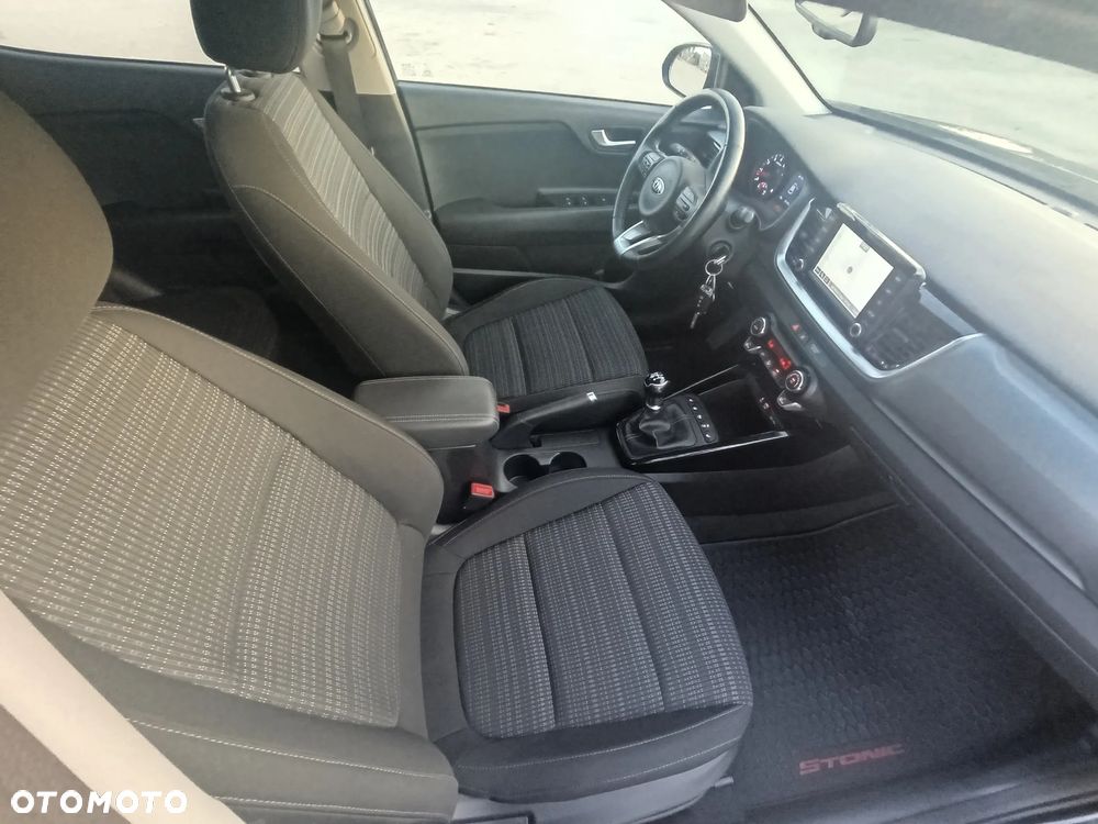 Kia Stonic - 11