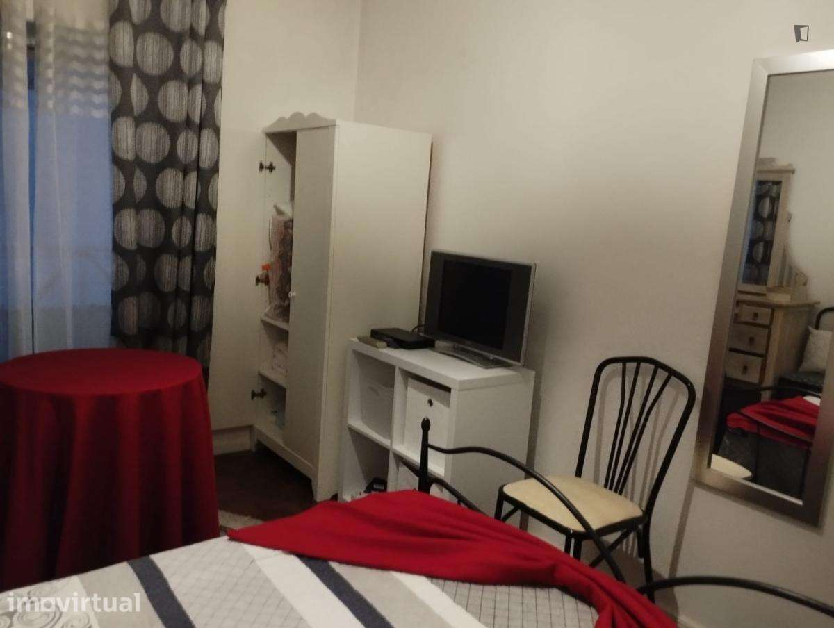 Quarto - localizado em Leiria - Grande imagem: 3/8