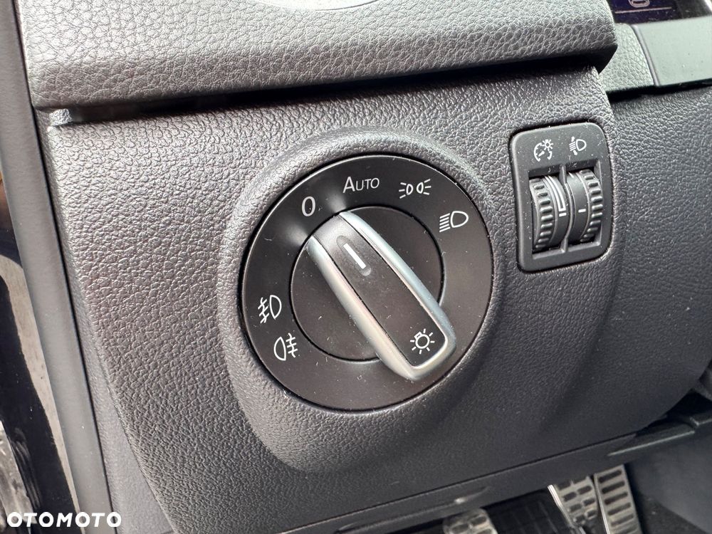 Volkswagen Golf Plus 1.6 TDI DPF MATCH - 16