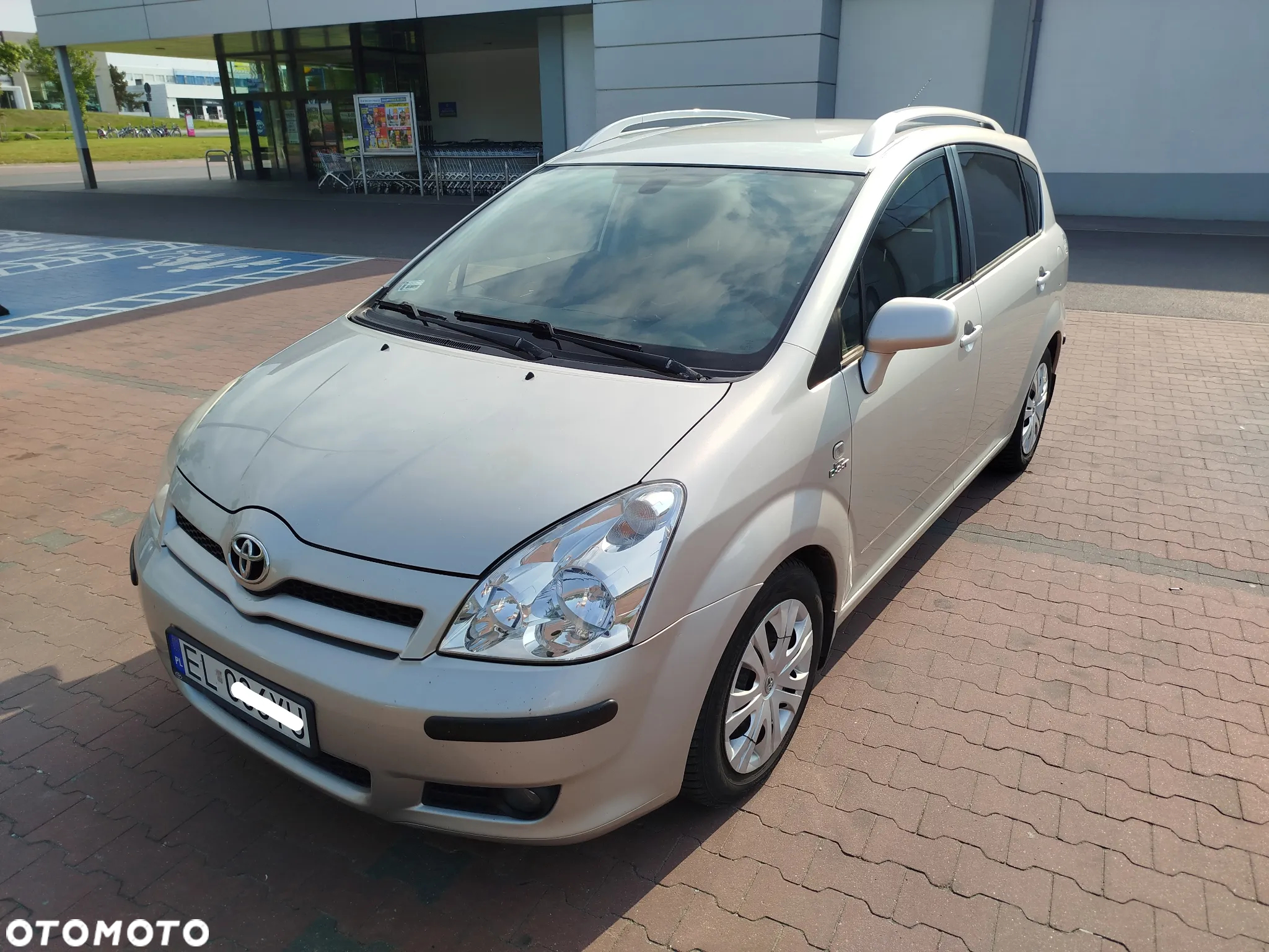 Toyota Corolla Verso 2.2 D-4D X 7os - 3