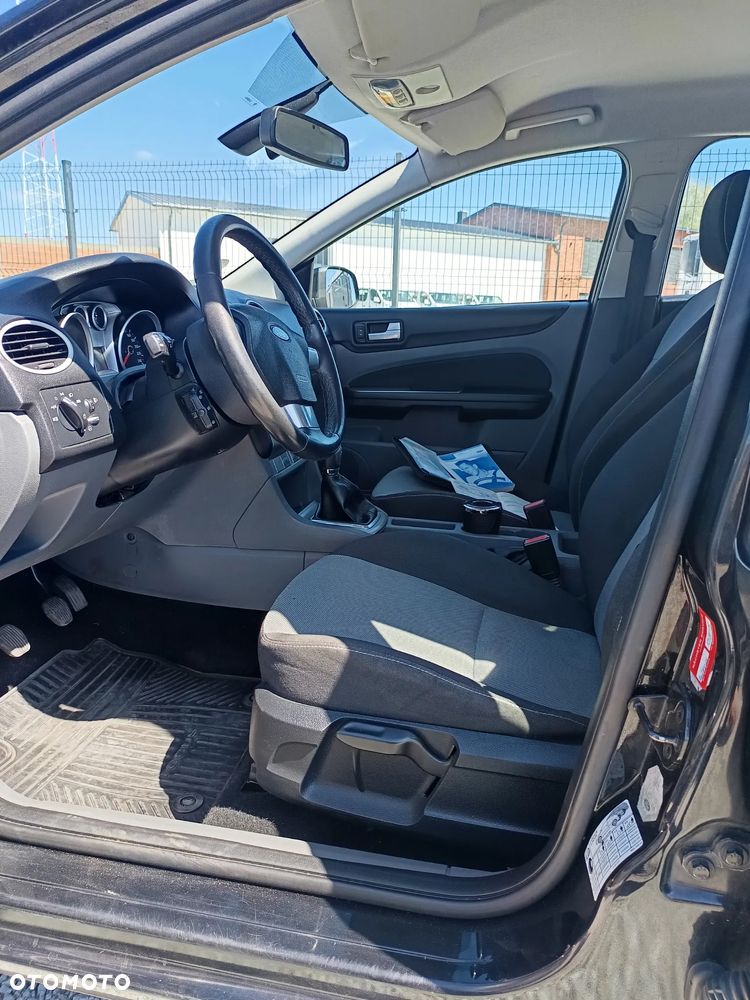 Ford Focus 1.6 TDCi Ambiente DPF - 9
