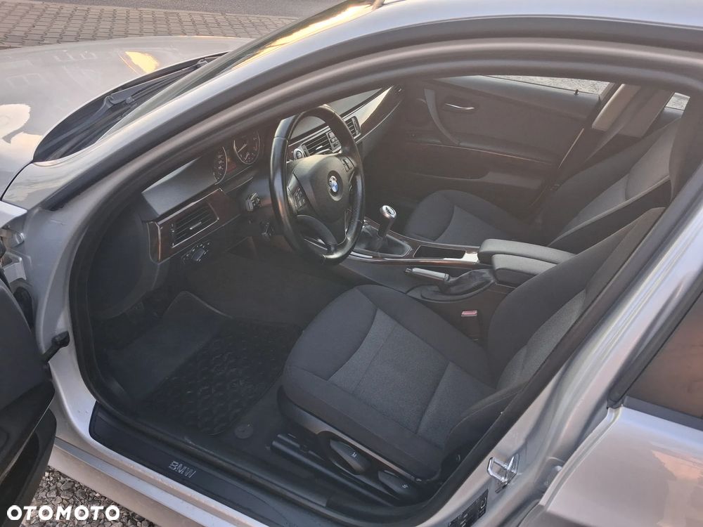 BMW Seria 3 - 18