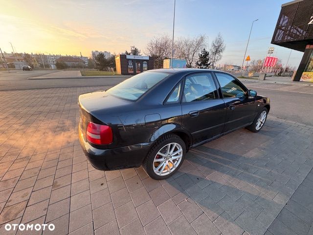 Audi A4 Limousine - 3