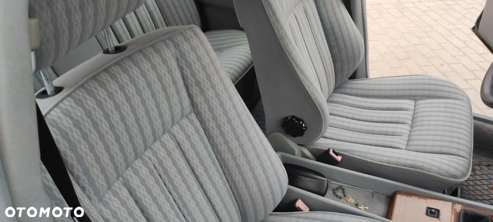 Mercedes-Benz W124 (1984-1993) - 17