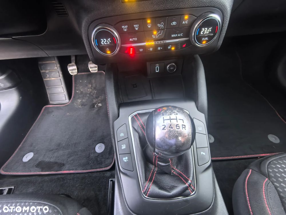 Ford Focus 1.0 EcoBoost Start-Stopp-System ST-LINE STYLE - 28