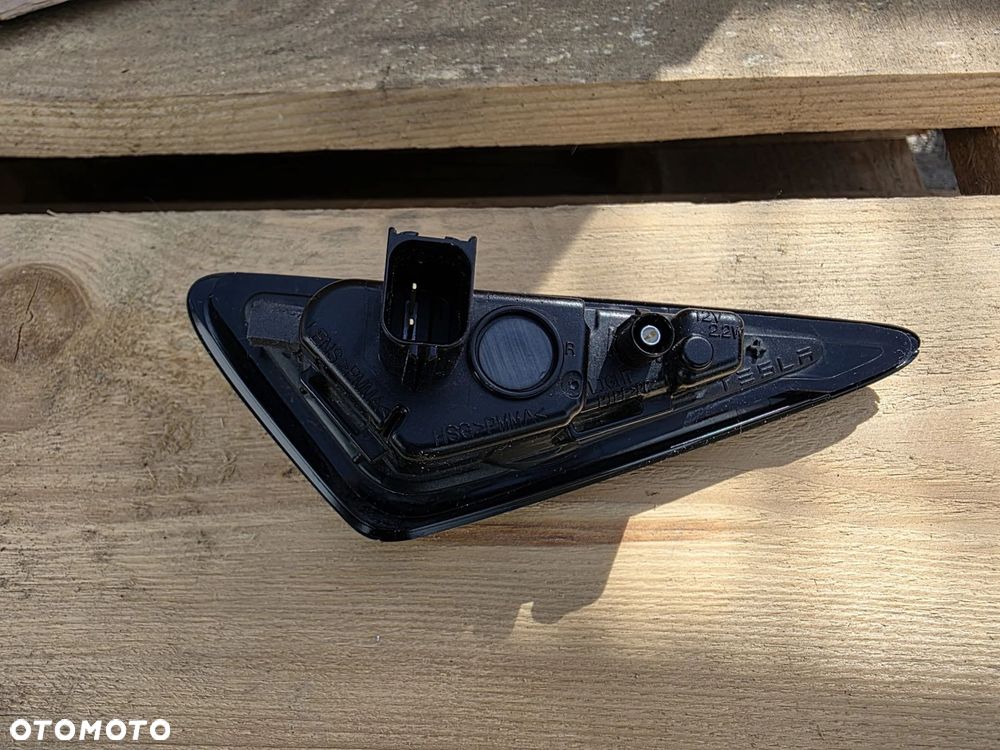KAMERA KIERUNKOWSKAZ TESLA 149586520C - 2