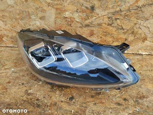 LAMPA PRAWA PRZÓD FORD KUGA MK3 ESCAPE FULL LED