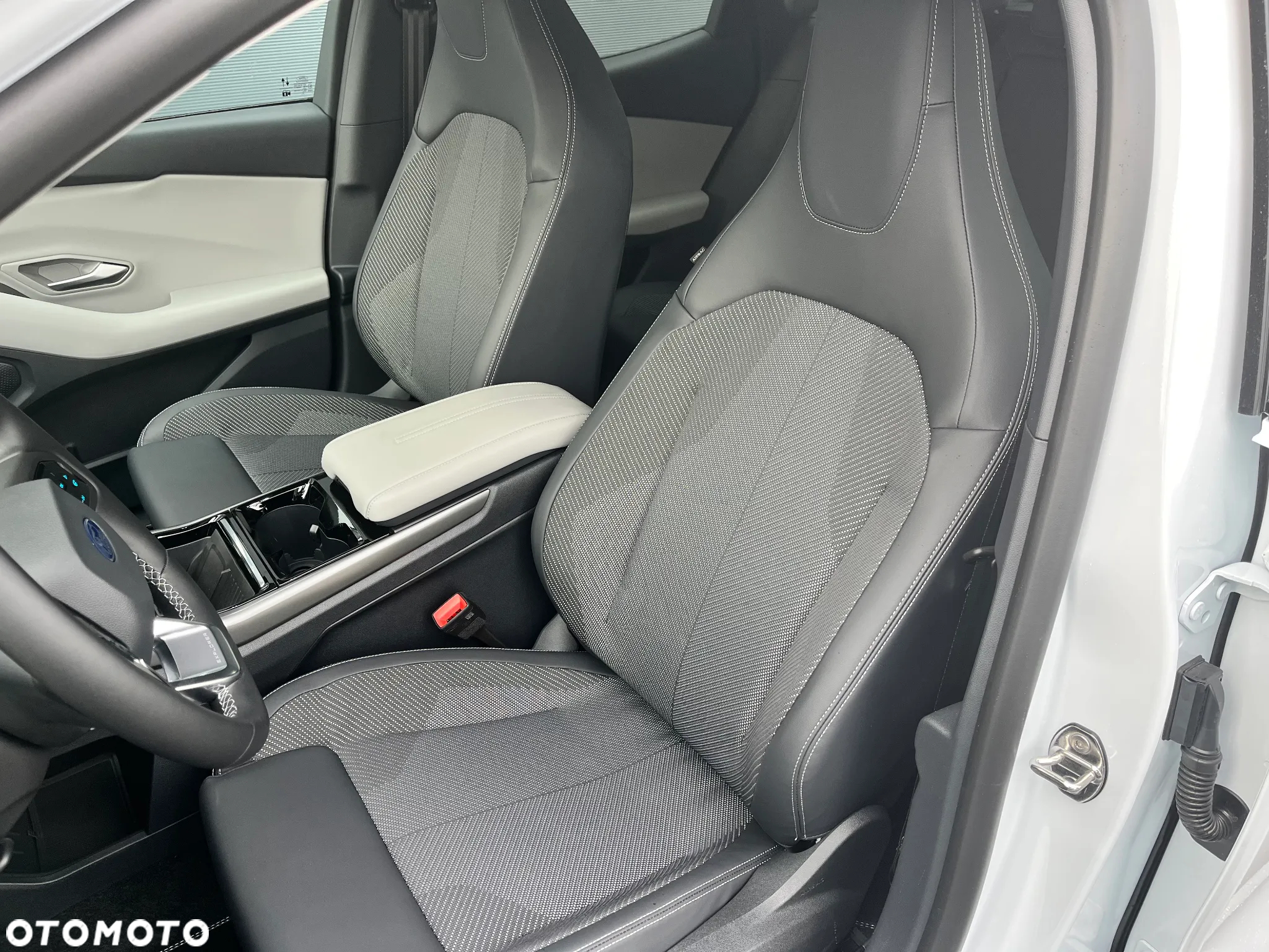 Ford Explorer 77kWh RWD - 10