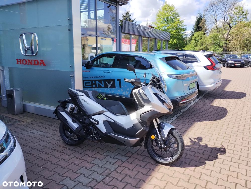 Honda ADV350 - 8