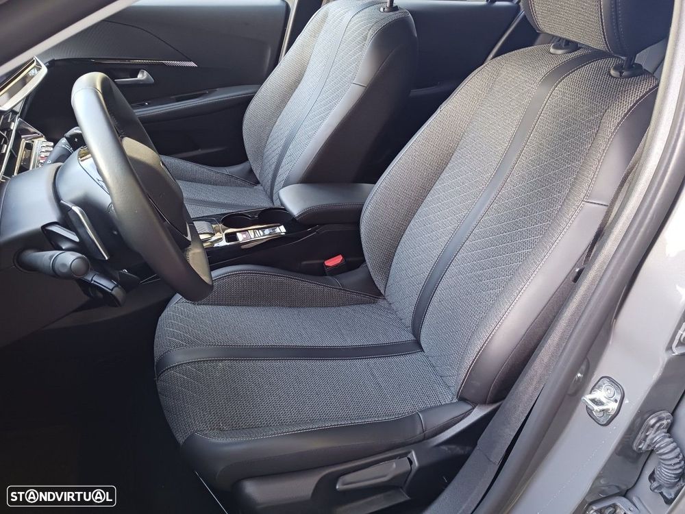 Peugeot 208 1.2 Hybrid Allure e-DCS6 - 29