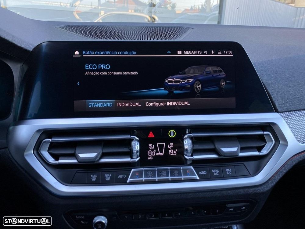 BMW 320 d Pack Desportivo M Auto - 29